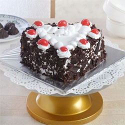 1kg Heart Shaped  cake to Rajahmundry