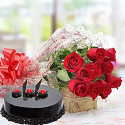 Red Roses With Truffle Cake to Rajahmundry