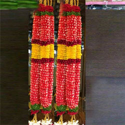 Mixed Roses Garland to Rajahmundry