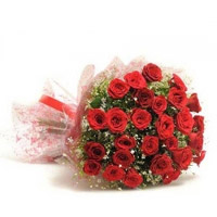 Red roses bunch to Rajahmundry